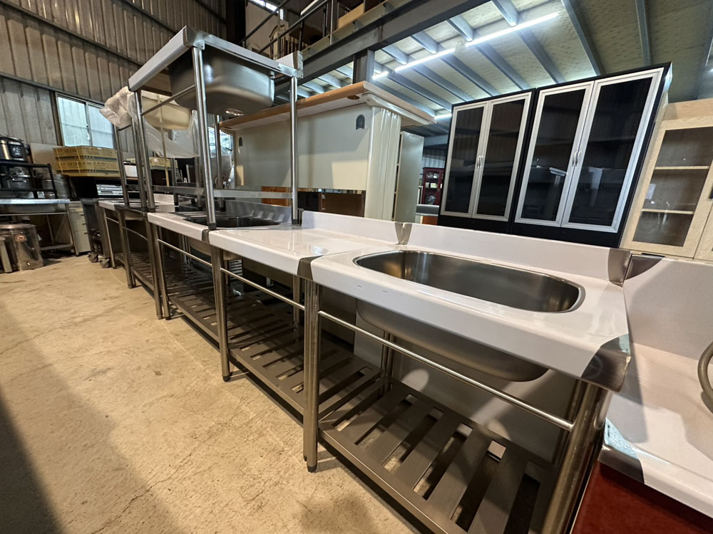 不鏽鋼廚房工作台含水槽